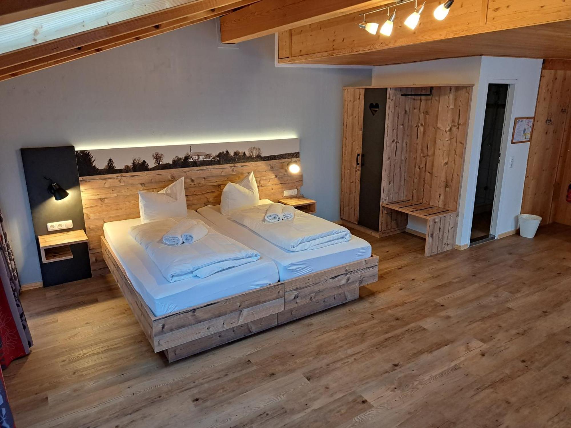 Gasthof Pension Altwirt Sachsenkam Room photo